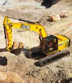 Không chỉ đào xúc mạnh mẽ, máy xúc đào bánh xích JCB 215LC HD còn cung cấp lực nâng tối đa an toàn nhờ hệ thống ty thủy lực gia cường. Tài xế lái máy có thể tự tin cẩu và hạ các cấu kiện cống hộp bê tông lớn một cách chuẩn xác.