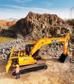 Sở hữu bộ dải xích dài và rộng (Long Crawler), máy xúc đào bánh xích JCB 215NXT LC mang lại độ cân bằng xuất sắc. Xe đứng vững chãi trên các địa hình đồi núi dốc hoặc nền đất bùn lầy yếu khi bốc xúc vật liệu nặng.