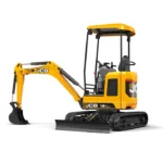 Tích hợp lưỡi ủi thép phía trước, máy xúc đào mini JCB E18Z không chỉ tăng cường sự đầm chắc khi bốc xúc mà còn hỗ trợ tài xế lái máy san gạt mặt bằng và lấp rãnh mương cực kỳ nhanh gọn sau khi thi công.