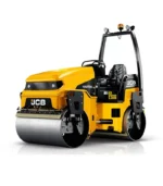 Với trọng lượng 3.8 tấn và thiết kế khớp nối trung tâm, JCB VMT380-130/140 sở hữu bán kính vòng quay hẹp. Cỗ máy dễ dàng len lỏi qua các con hẻm, tuyến phố đông đúc để thực hiện nhiệm vụ duy tu, giặm vá đường sá mà không cần phong tỏa diện rộng.
