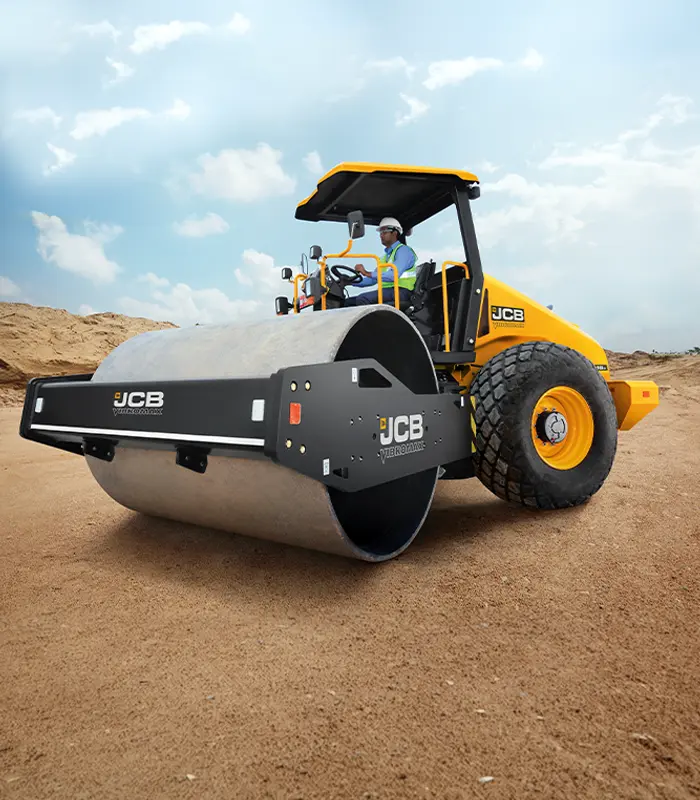 Được trang bị khối động cơ diesel 173 HP bền bỉ, JCB VM200 cung cấp sức kéo liên tục trong những điều kiện thời tiết khắc nghiệt. Hệ thống phun nhiên liệu được tối ưu hóa giúp doanh nghiệp cắt giảm hàng trăm lít dầu mỗi tháng cho các chiến dịch thi công đường băng sân bay kéo dài.