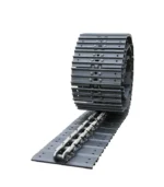 Các bu-lông liên kết ren cường độ cao chịu mô-men xoắn lớn giúp cố định chặt chẽ tấm guốc xích vào hệ thống xương sên chủ động. Sự liên kết kiên cố này ngăn ngừa nguy cơ rơ lỏng ốc và đảm bảo bánh xích thép JCB chịu được áp lực vặn xoắn khốc liệt từ motor chân chạy.