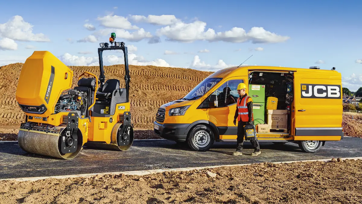 Dịch vụ kỹ thuật JCB chính hãng tại Hải Sơn: Bảo dưỡng định kỳ, sửa chữa lưu động 24/7 bởi chuyên gia, cung cấp phụ tùng JCB nhập khẩu. Khắc phục sự cố nhanh chóng!